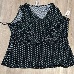 Chevron Patterned Women's Blouse in Black and White